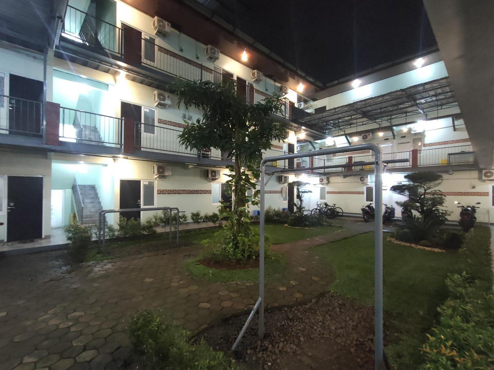Puspiptek Residence Syariah Mitra Reddoorz Serpong Dış mekan fotoğraf